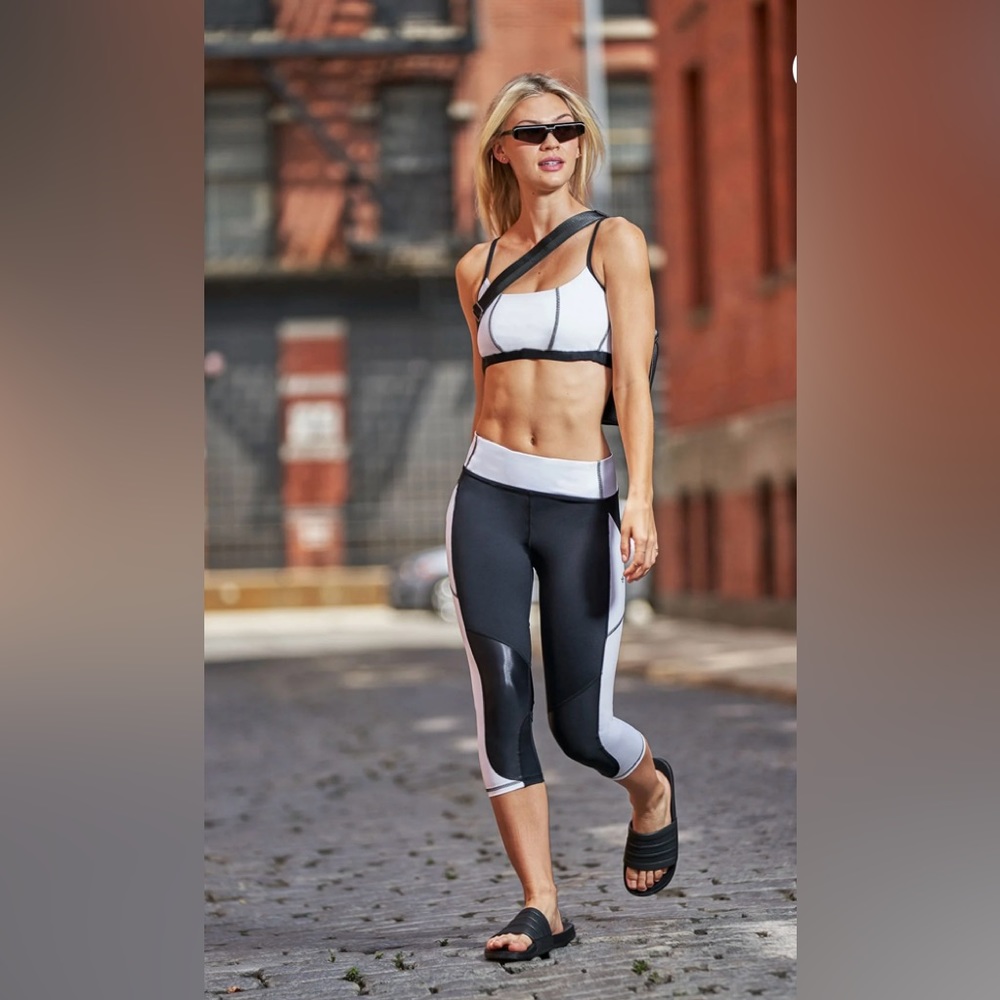 ACABADA PREOWNED WOMEN´S  BLEECKER CROP LEGGING - WHITE SIZE L .